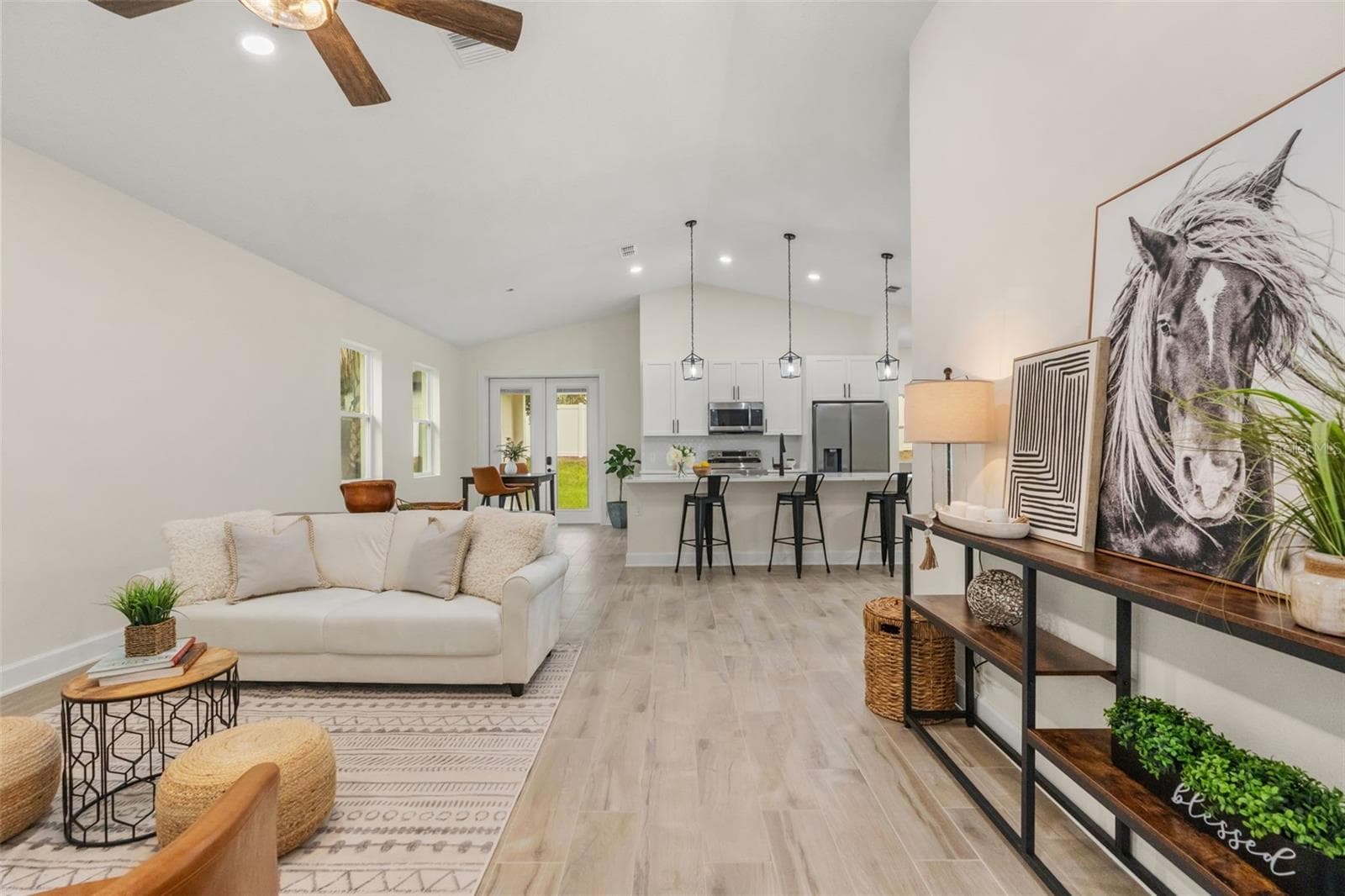 Front Entry View - 221 S SUNSET AVE, MASCOTTE