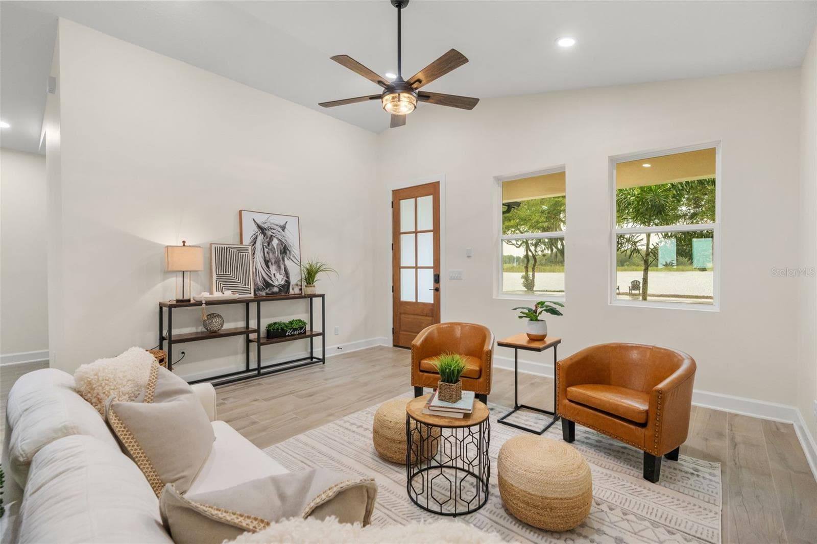 Living Room - 221 S SUNSET AVE, MASCOTTE