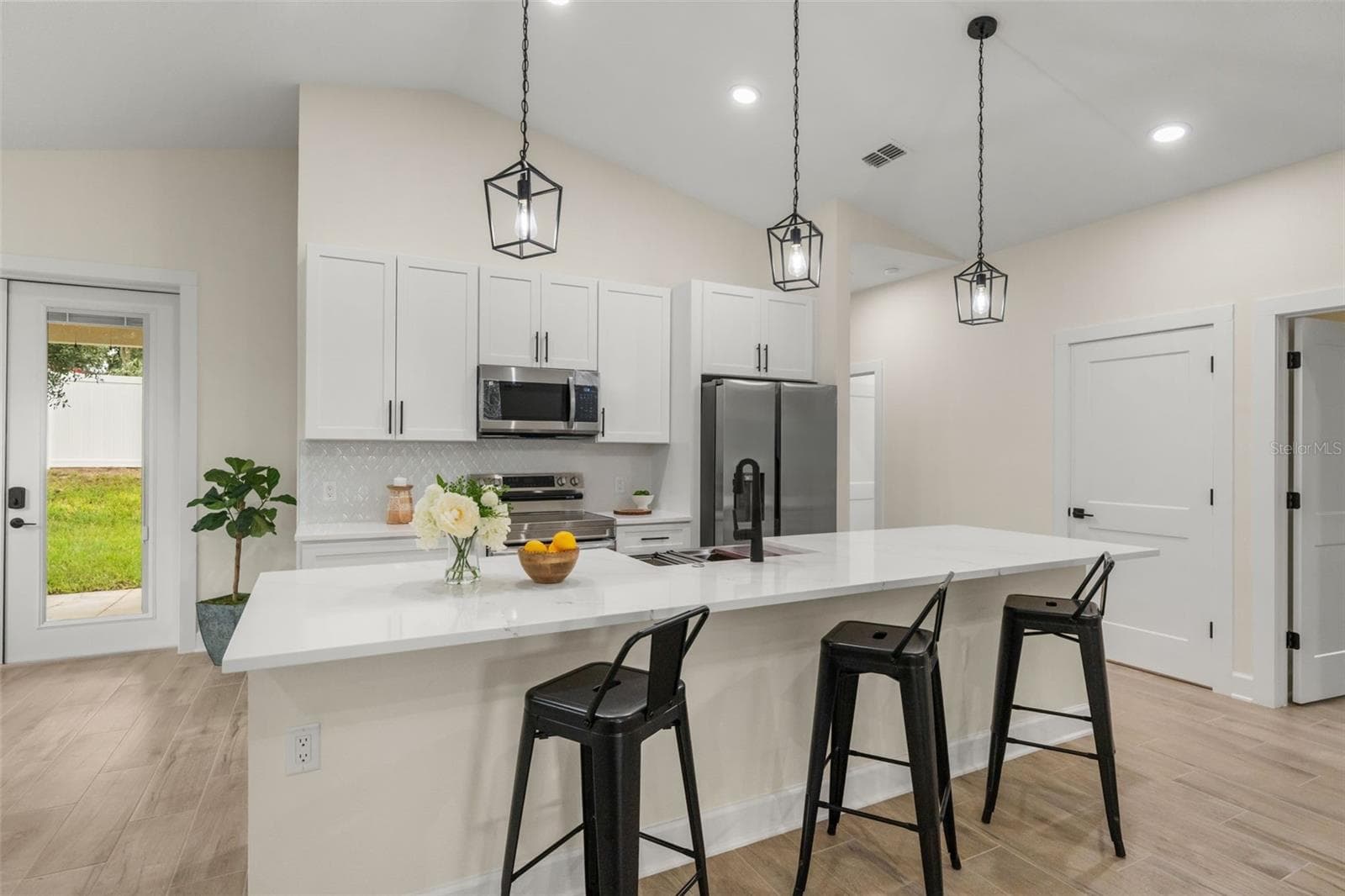 Kitchen - 221 S SUNSET AVE, MASCOTTE