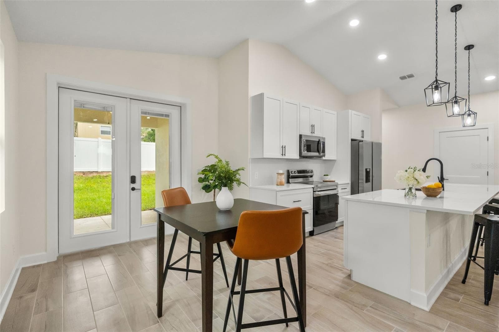 Dining Area - 221 S SUNSET AVE, MASCOTTE