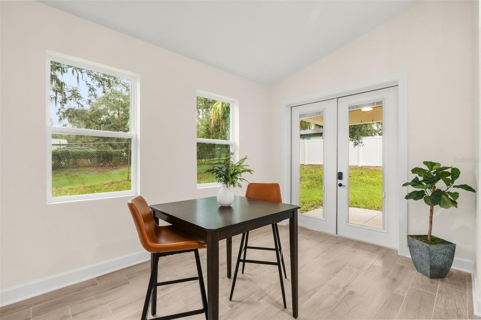 Dining Area - 221 S SUNSET AVE, MASCOTTE