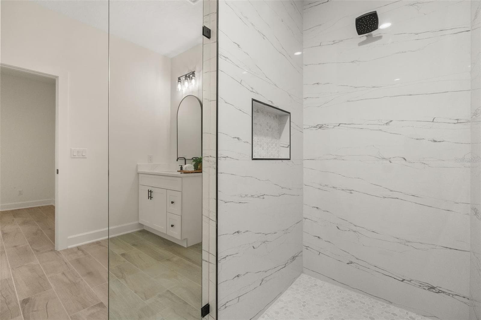 Primary Bathroom Shower - 221 S SUNSET AVE, MASCOTTE