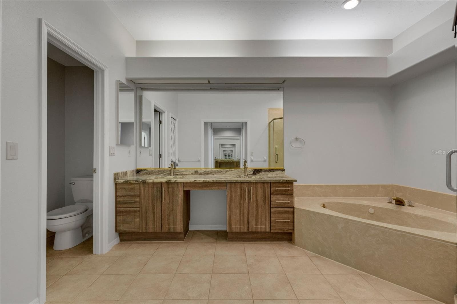 Villa at 4044 PENSHURST PARK, SARASOTA, photo 20 of 100
