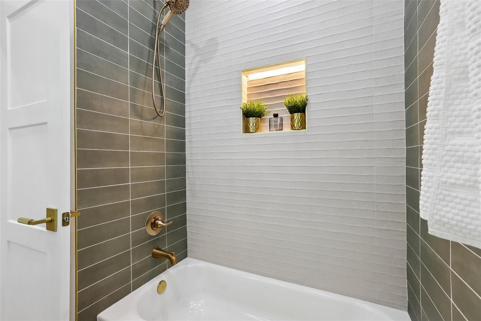 Single Family Residence at 270 DIOGENES ST, DUNEDIN, photo 25 of 40