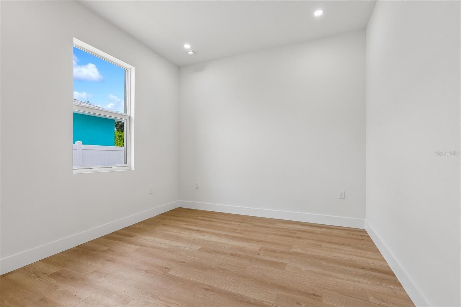 Single Family Residence at 270 DIOGENES ST, DUNEDIN, photo 26 of 40