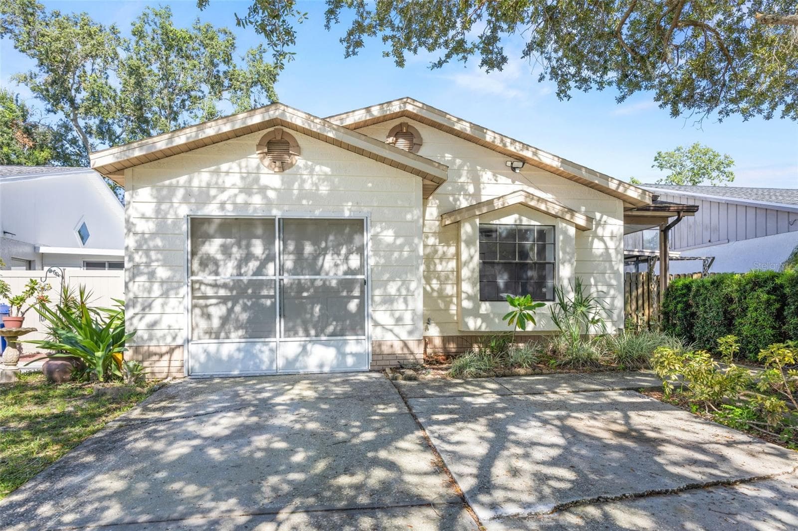 13427 LARAWAY DR
