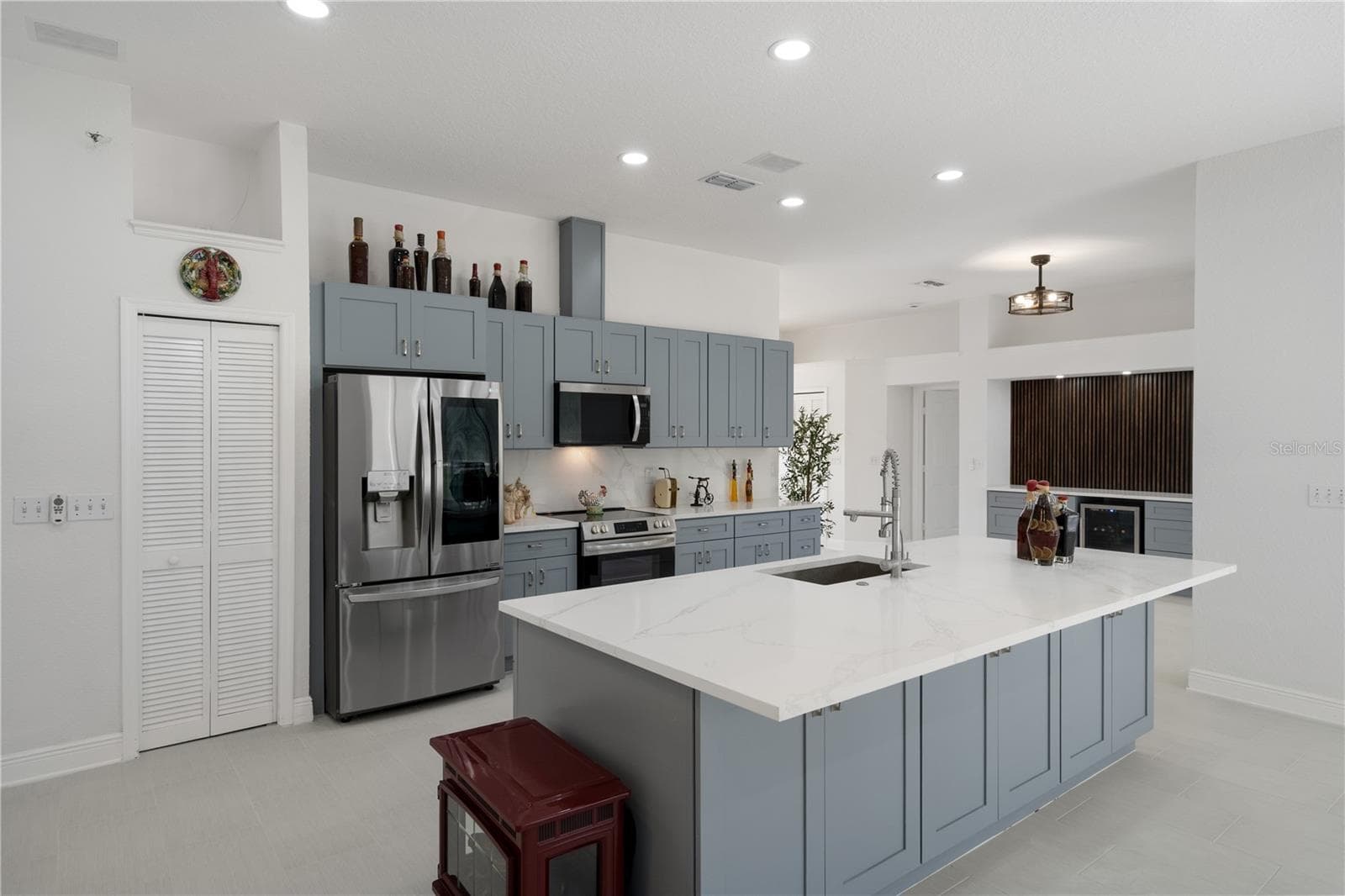 Single Family Residence at 3239 GLENWOOD CIR, HOLIDAY, photo 21 of 57