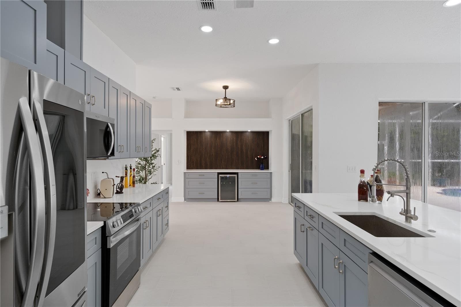 Single Family Residence at 3239 GLENWOOD CIR, HOLIDAY, photo 27 of 57