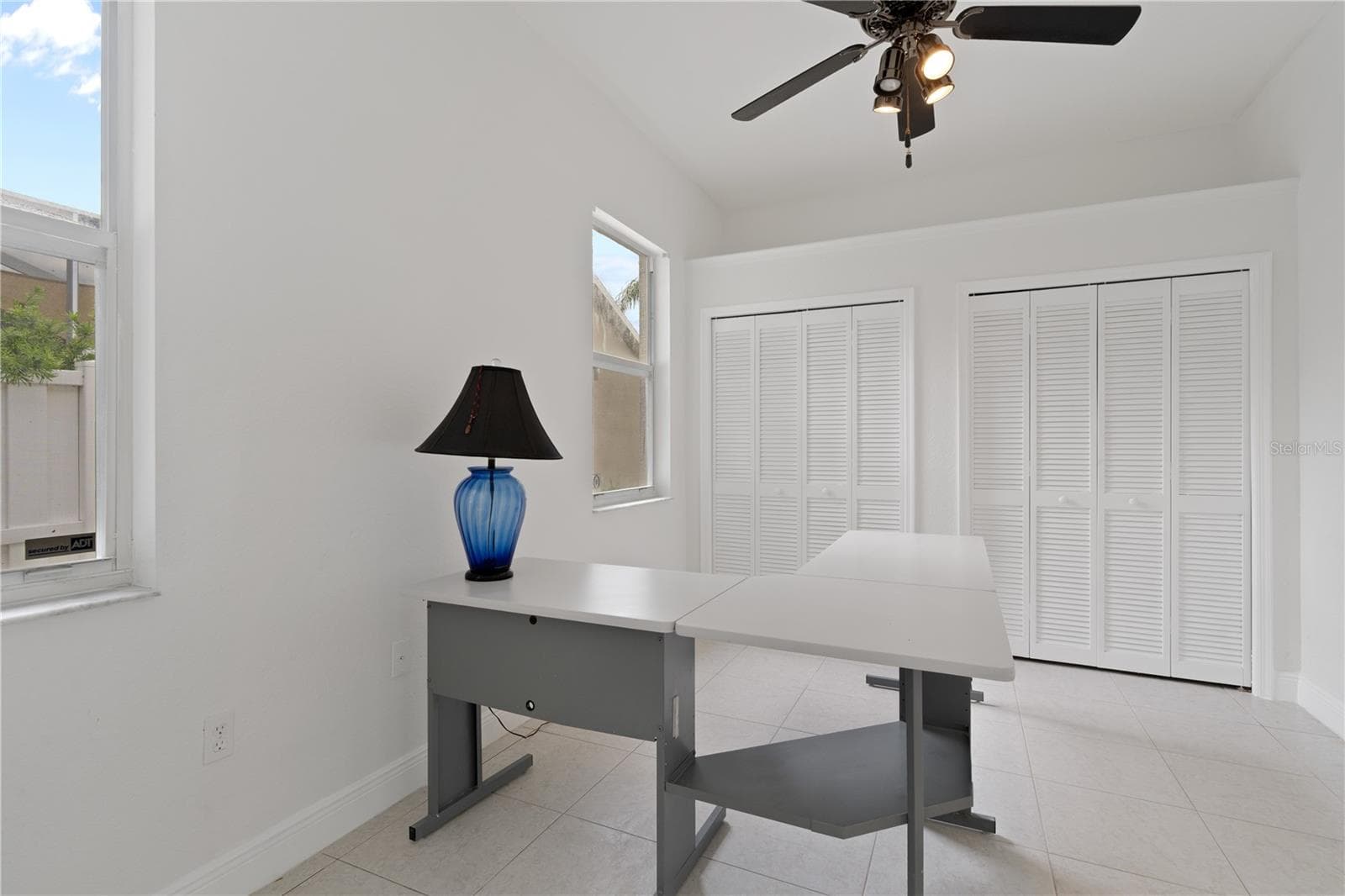 Single Family Residence at 3239 GLENWOOD CIR, HOLIDAY, photo 37 of 57