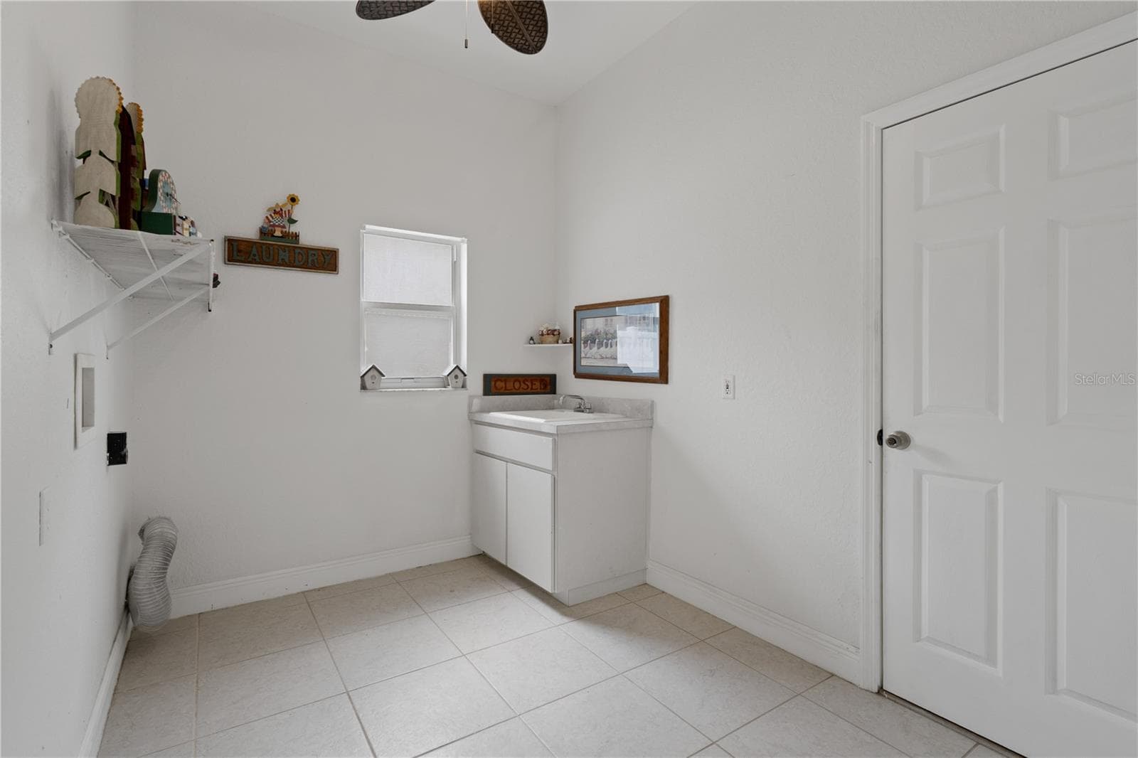 Single Family Residence at 3239 GLENWOOD CIR, HOLIDAY, photo 43 of 57