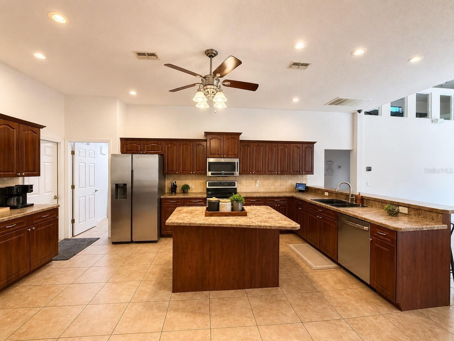 Single Family Residence at 25406 LADYHAWK LN, BROOKSVILLE, photo 12 of 126