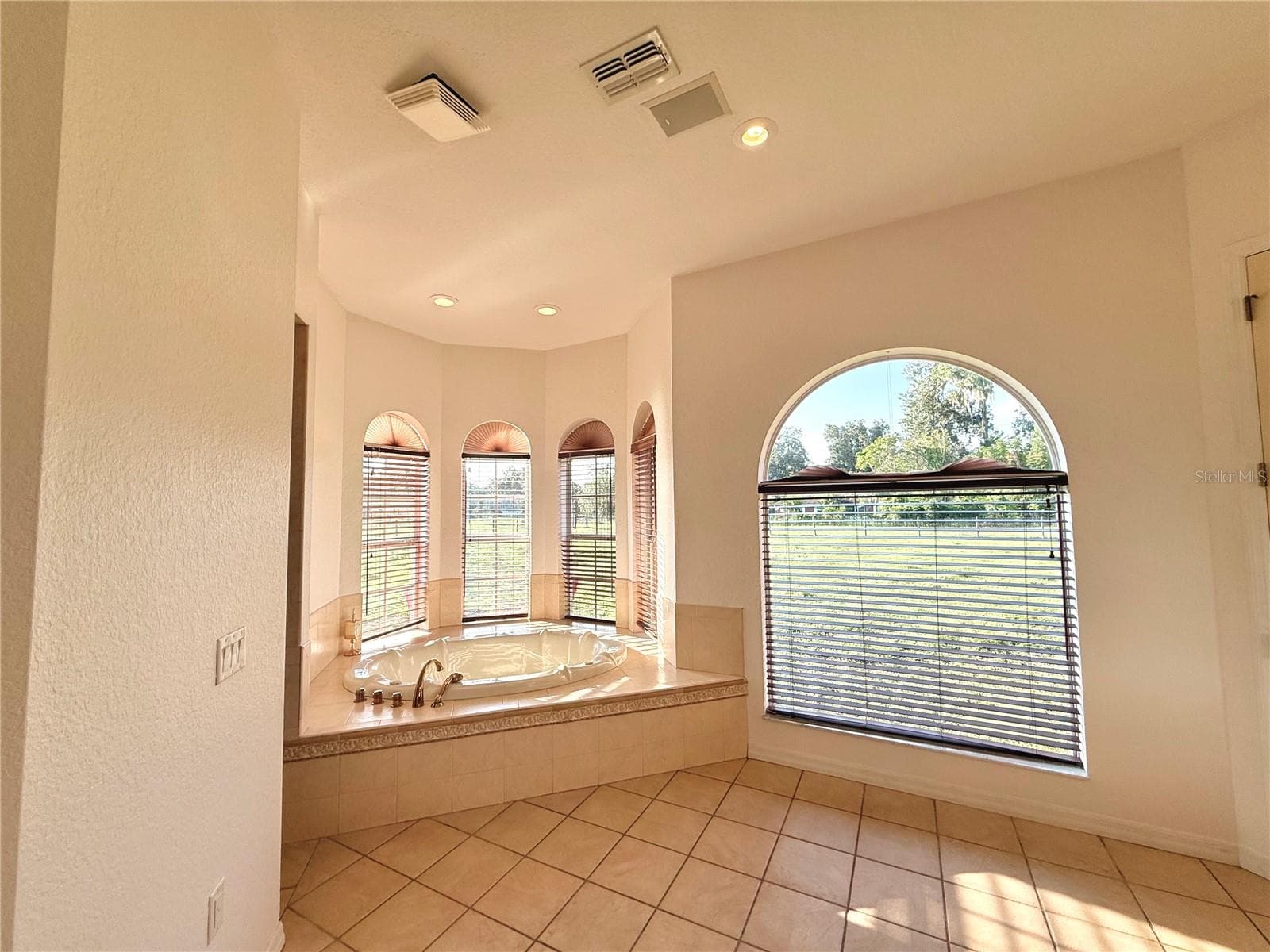 Single Family Residence at 25406 LADYHAWK LN, BROOKSVILLE, photo 43 of 126