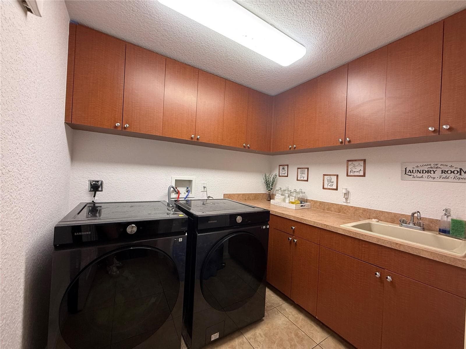 Laundry - 25406 LADYHAWK LN, BROOKSVILLE
