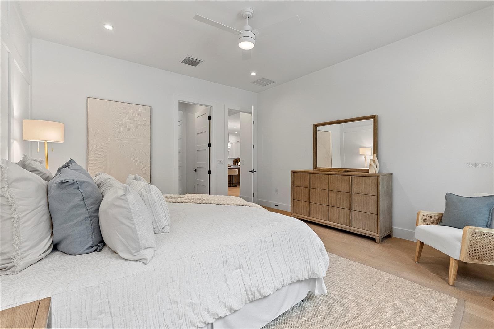Single Family Residence at 2931 HELEN AVE, ORLANDO, photo 13 of 26