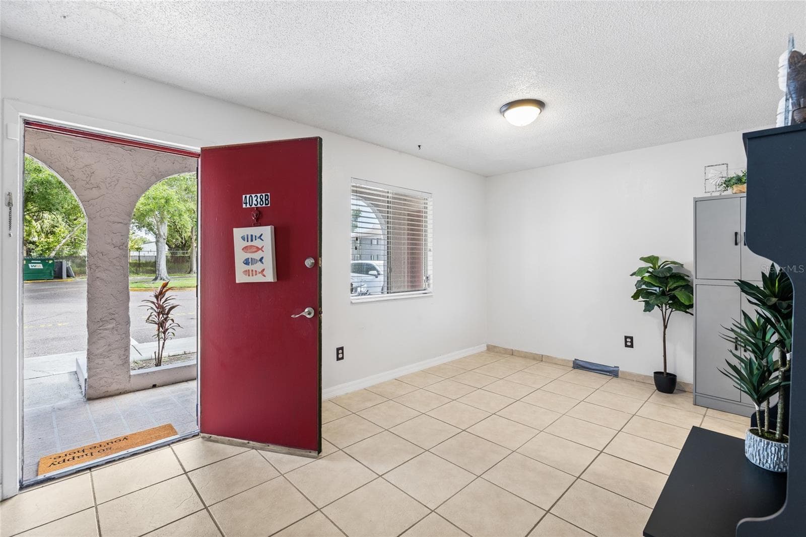 Large front room. - 4038 CORTEZ DR #B, TAMPA