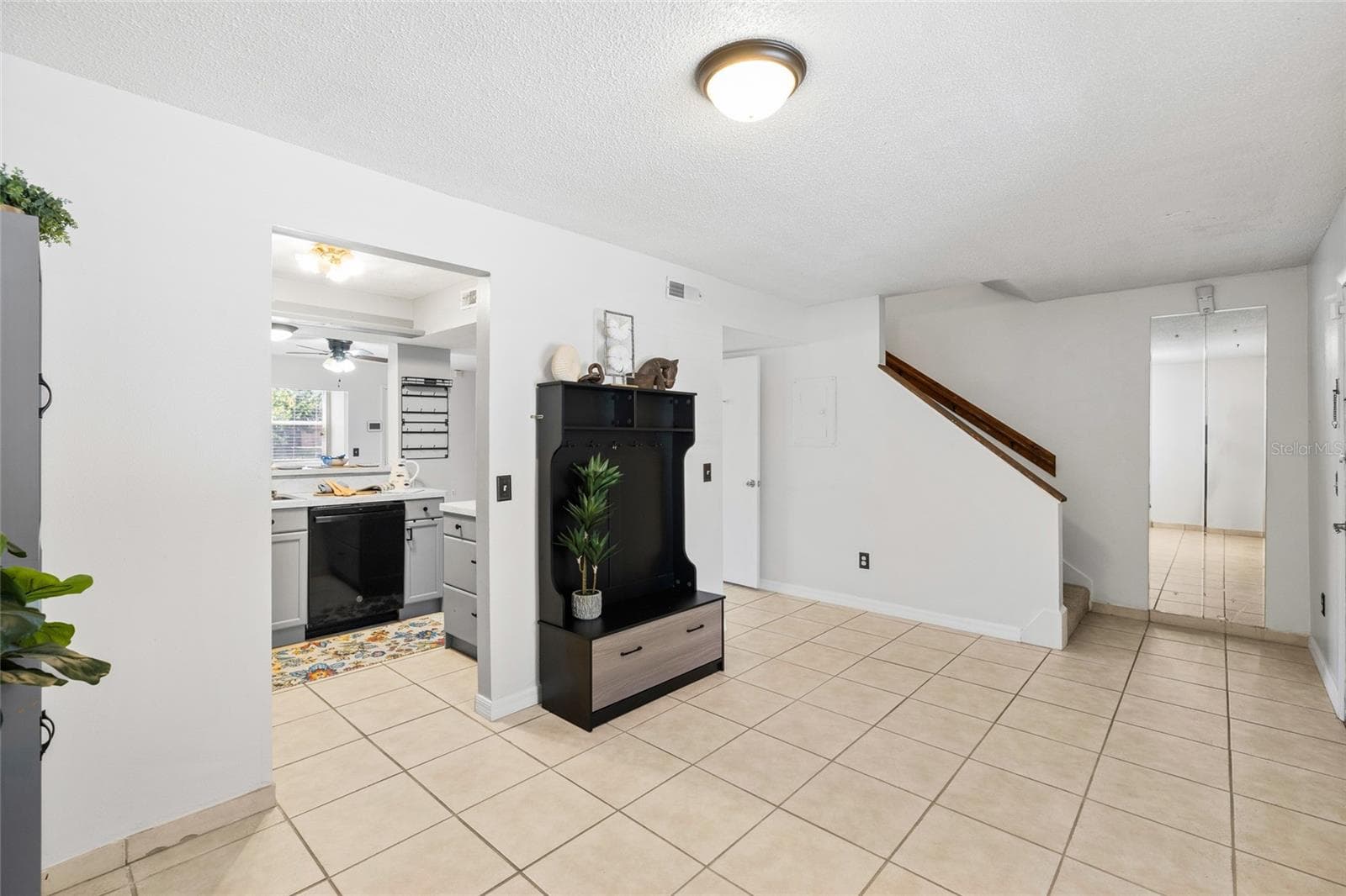 Front room to kitchen - 4038 CORTEZ DR #B, TAMPA
