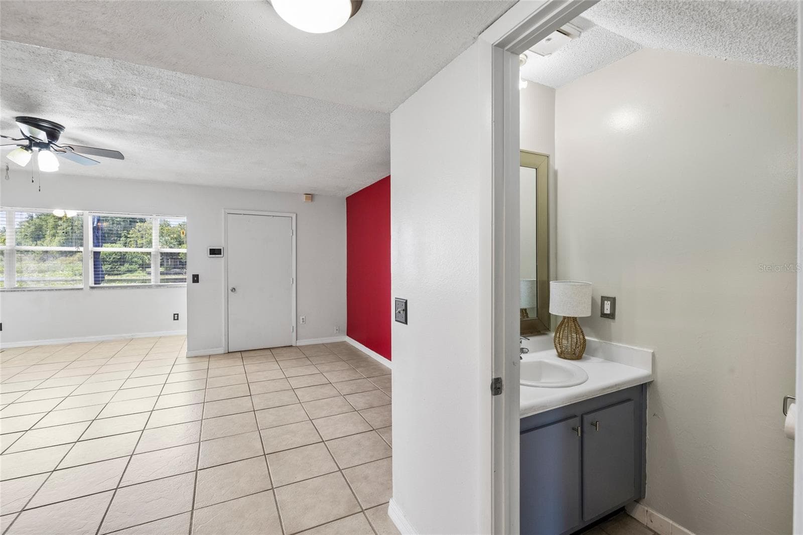 Handy 1/2 bath on first floor. - 4038 CORTEZ DR #B, TAMPA