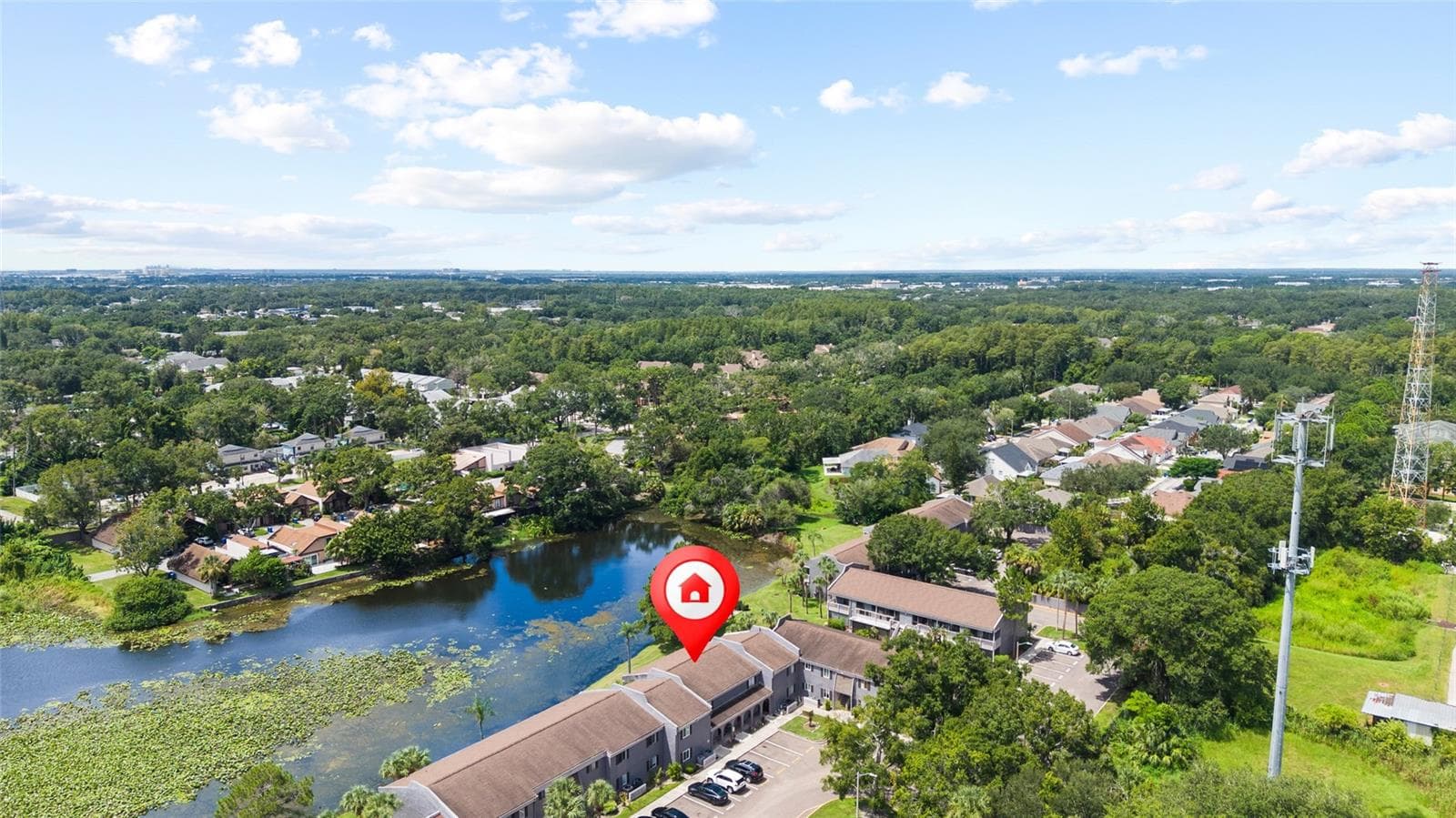 Community and pond - 4038 CORTEZ DR #B, TAMPA