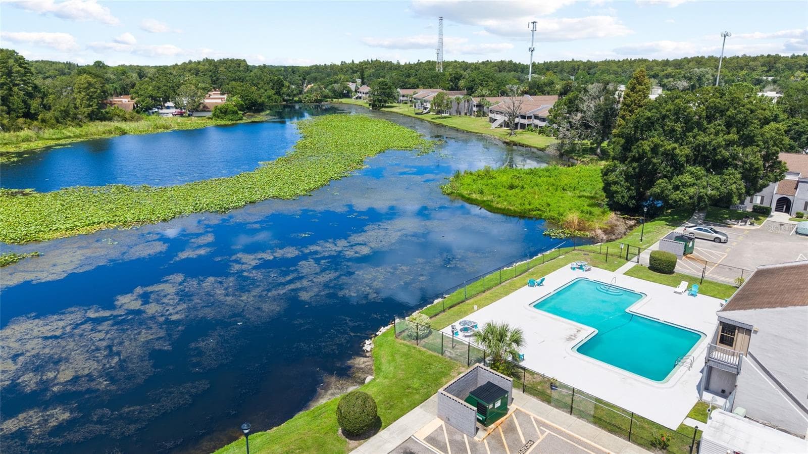 Pool and Pond - 4038 CORTEZ DR #B, TAMPA