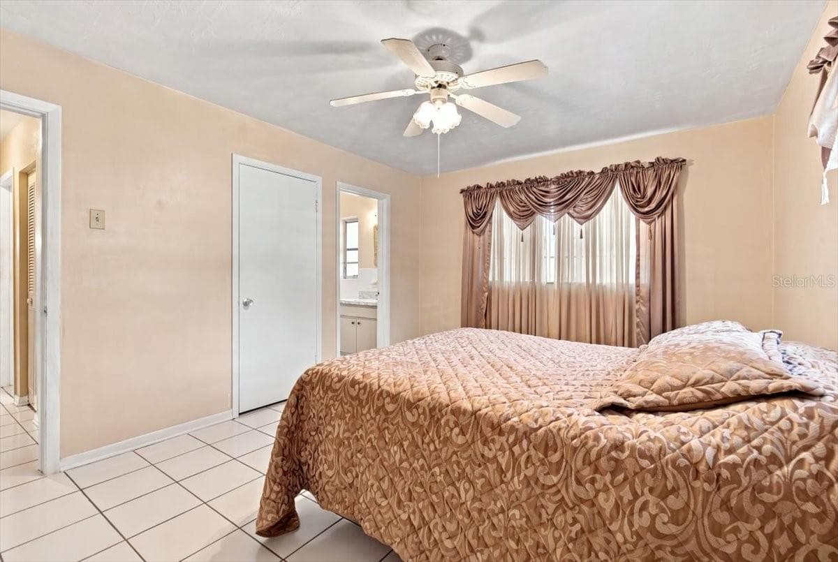 Single Family Residence at 7222 HOLIDAY DR, SPRING HILL, photo 16 of 30