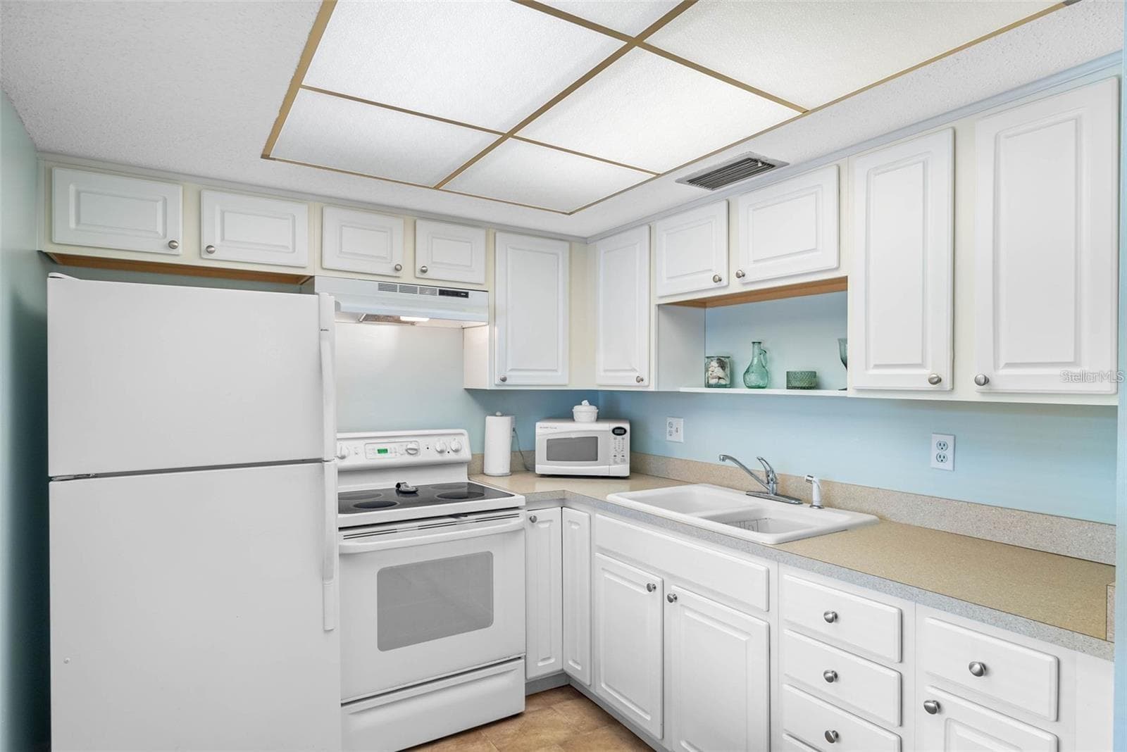 Condominium at 870 VIRGINIA ST #104, DUNEDIN, photo 6 of 21