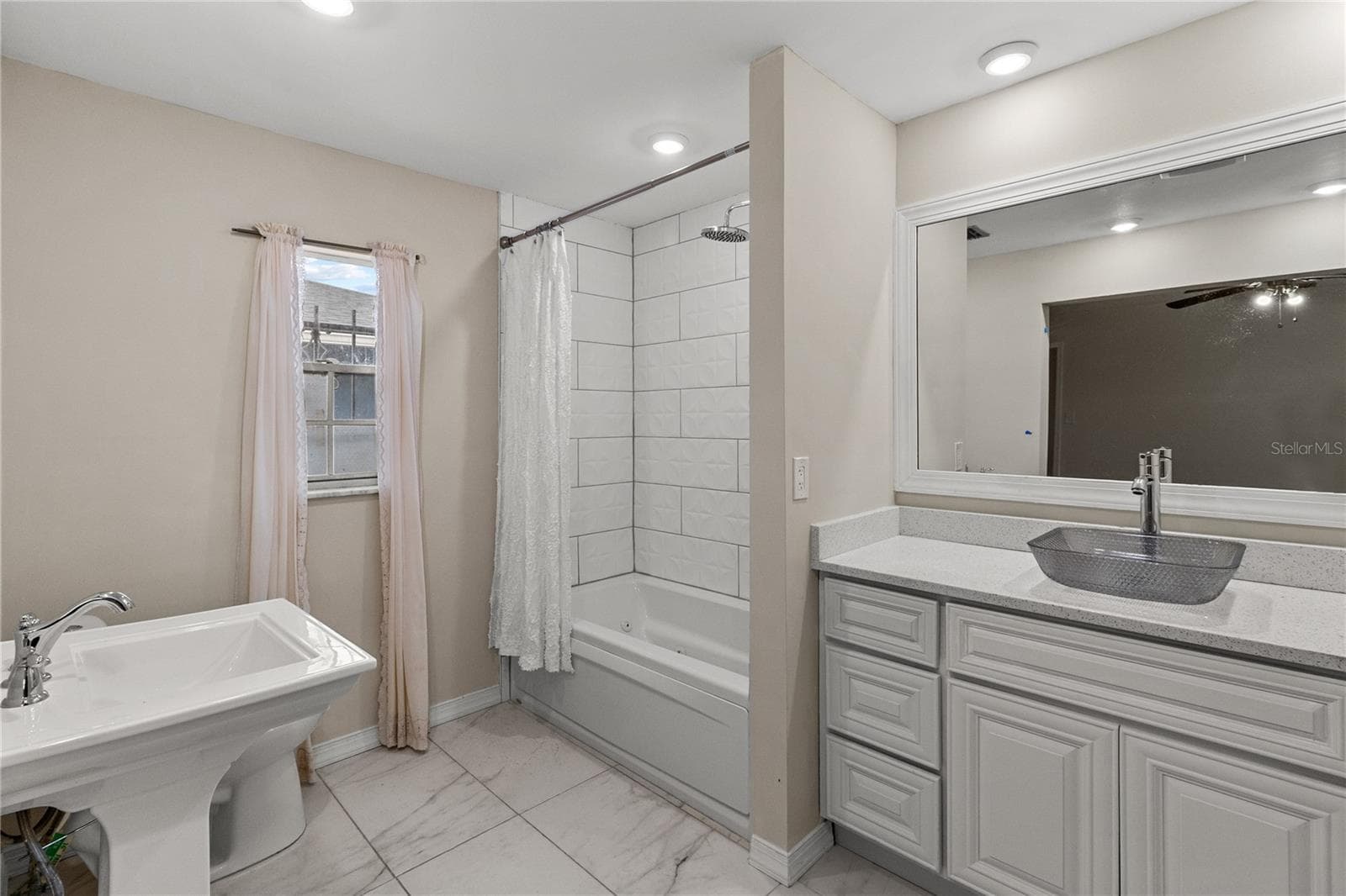 Single Family Residence at 1700 NEEDLEWOOD LN, ORLANDO, photo 15 of 26