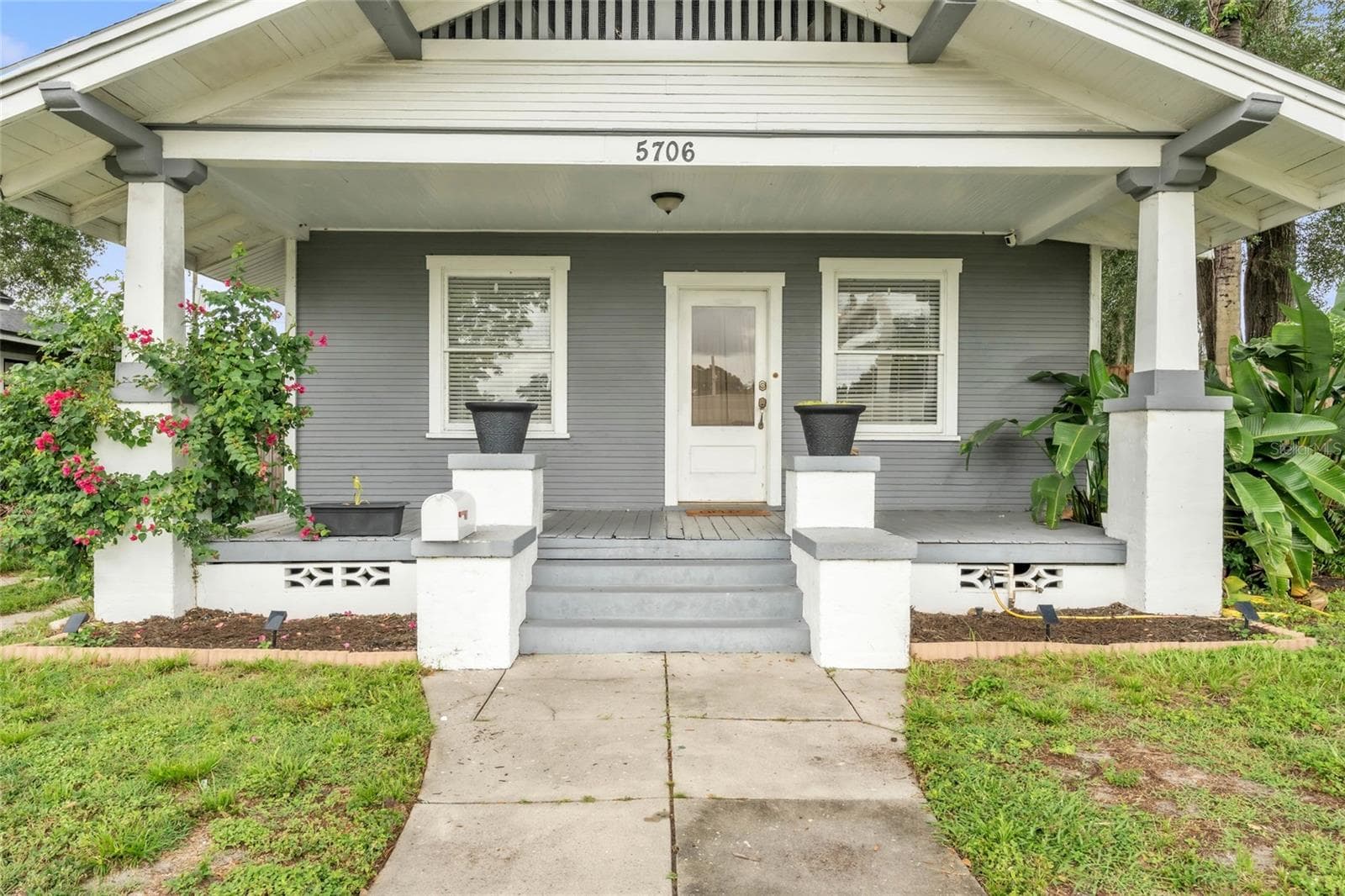 Single Family Residence at 5706 N CHEROKEE AVE, TAMPA, photo 3 of 39