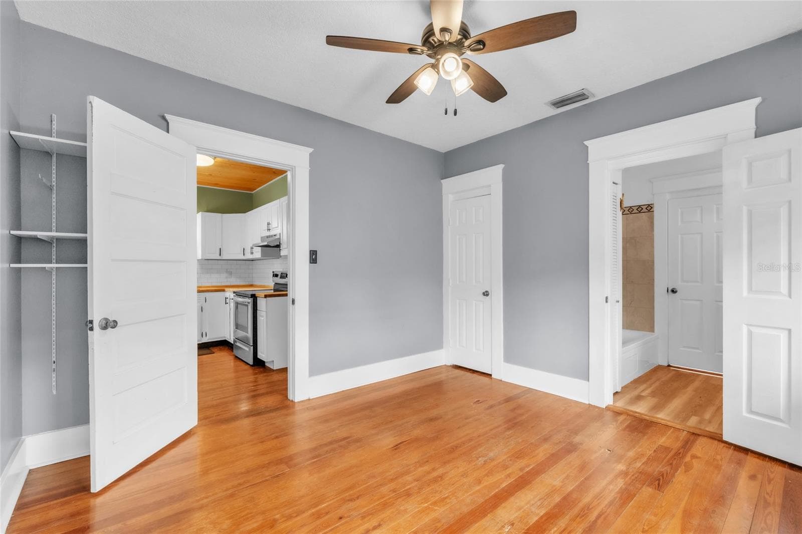 Single Family Residence at 5706 N CHEROKEE AVE, TAMPA, photo 18 of 39