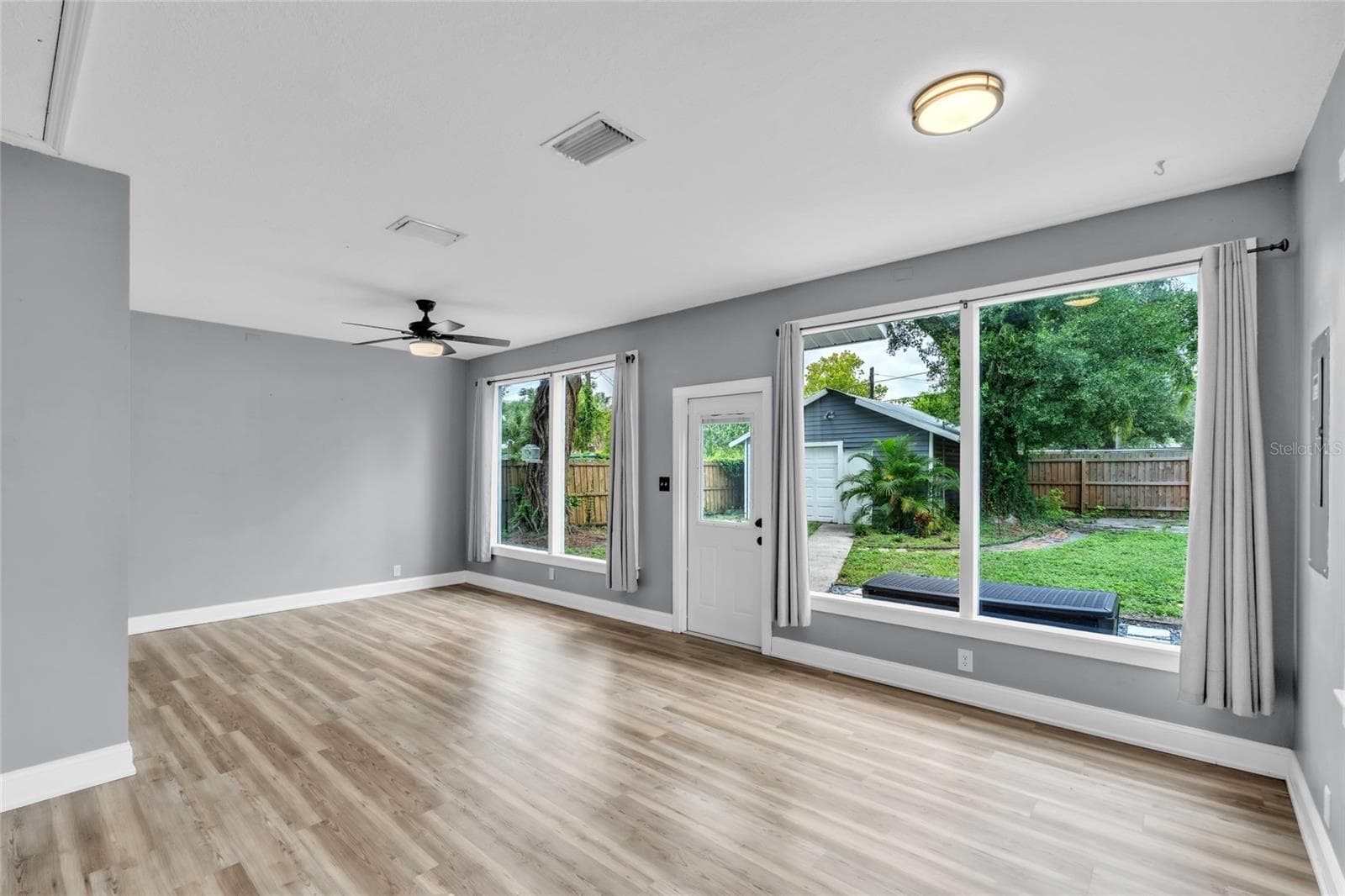 Single Family Residence at 5706 N CHEROKEE AVE, TAMPA, photo 24 of 39