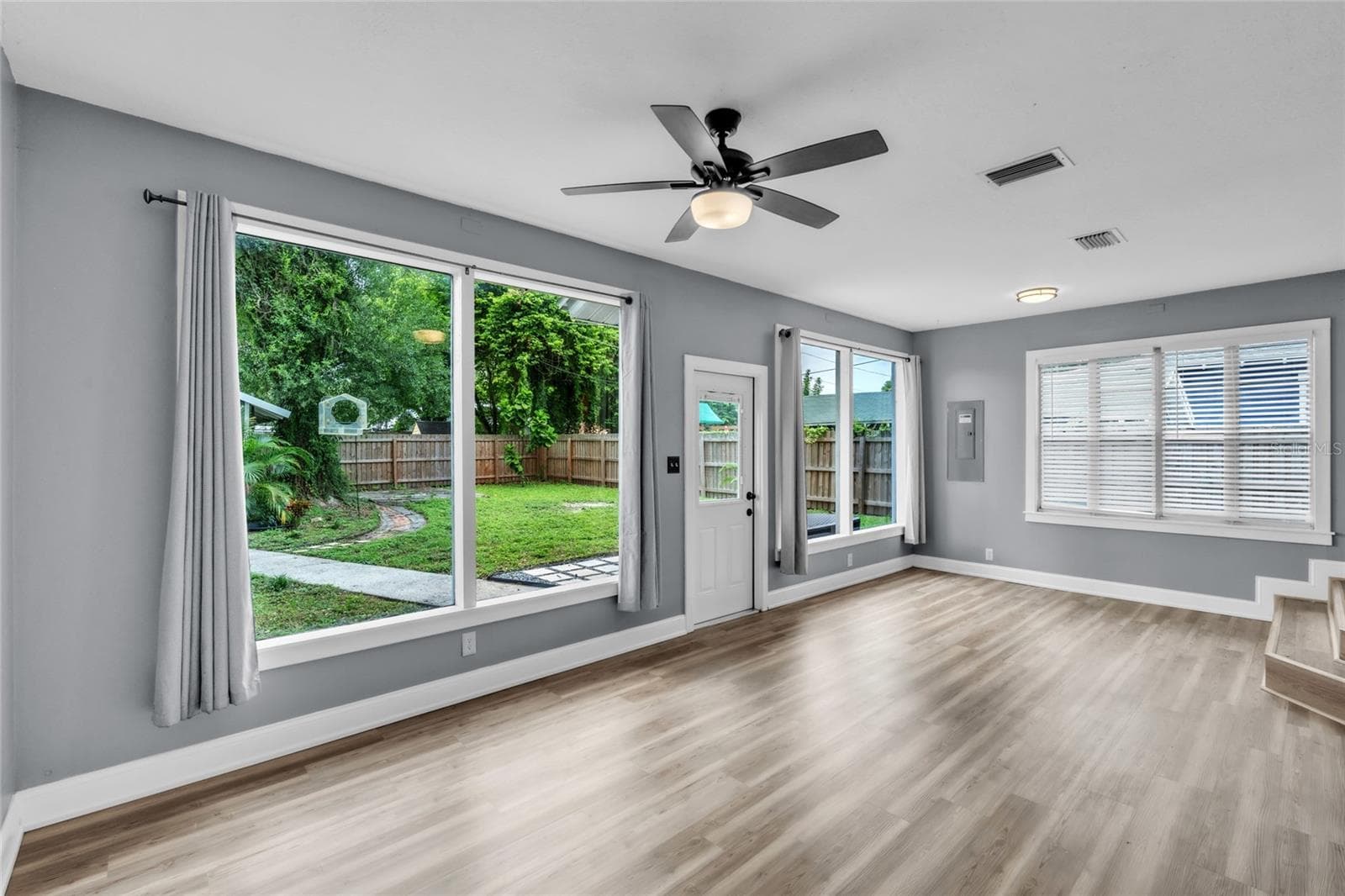 Single Family Residence at 5706 N CHEROKEE AVE, TAMPA, photo 25 of 39