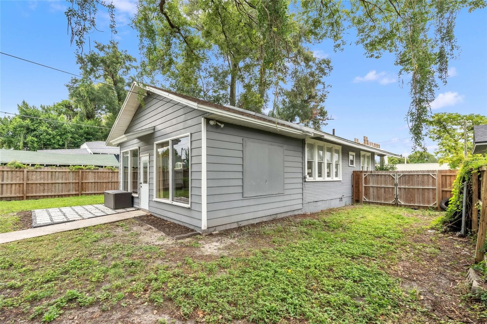 Single Family Residence at 5706 N CHEROKEE AVE, TAMPA, photo 29 of 39