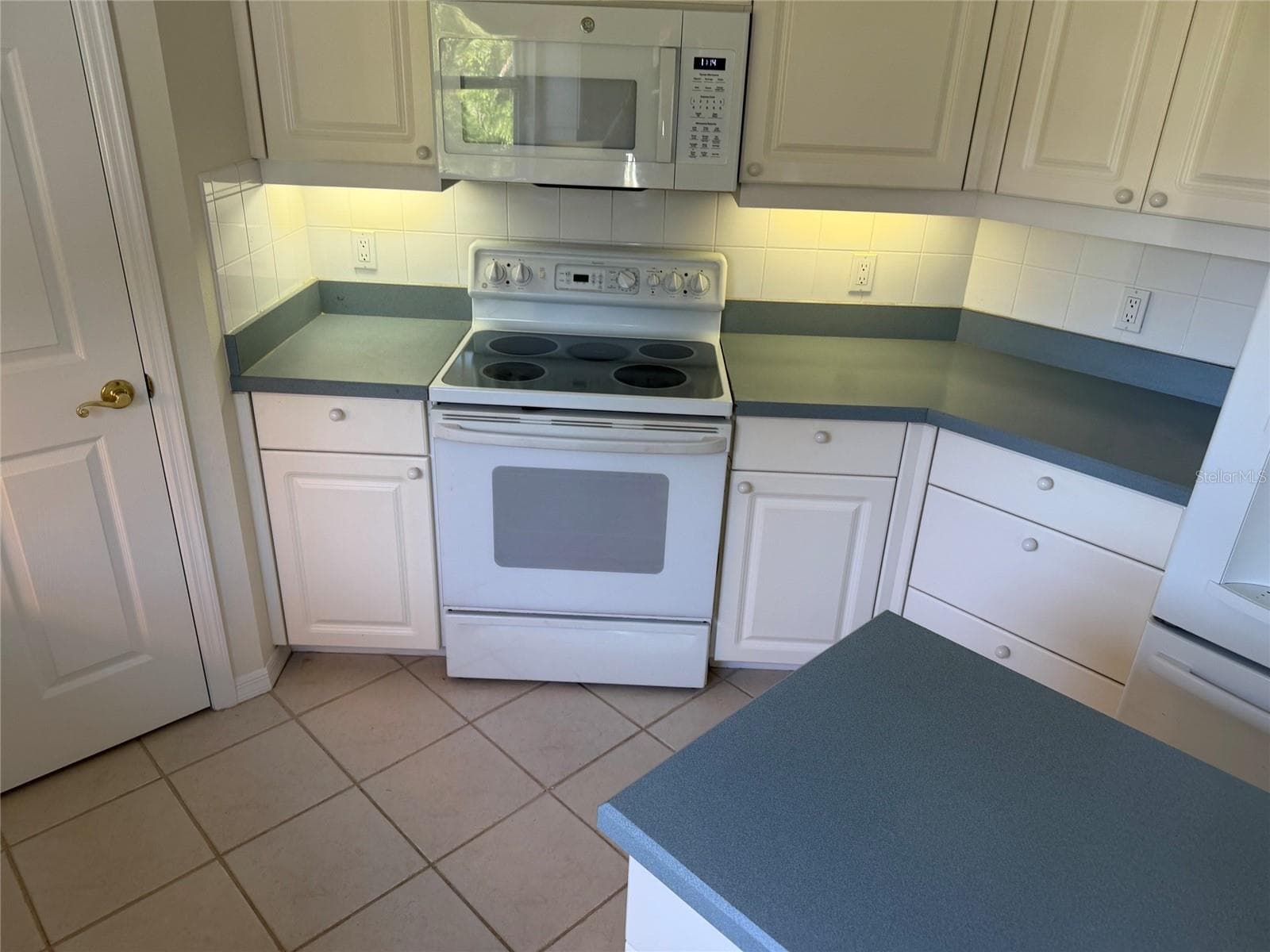 Kitchen View # 1 - 9250 NW 13TH AVENUE CIR, BRADENTON