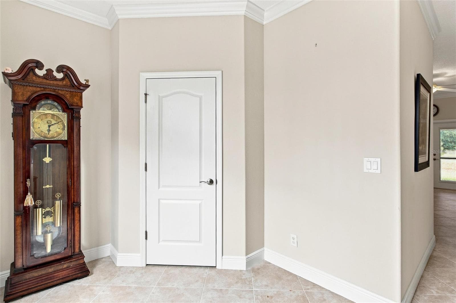 Single Family Residence at 555 DOWLING CIR, LADY LAKE, photo 5 of 32