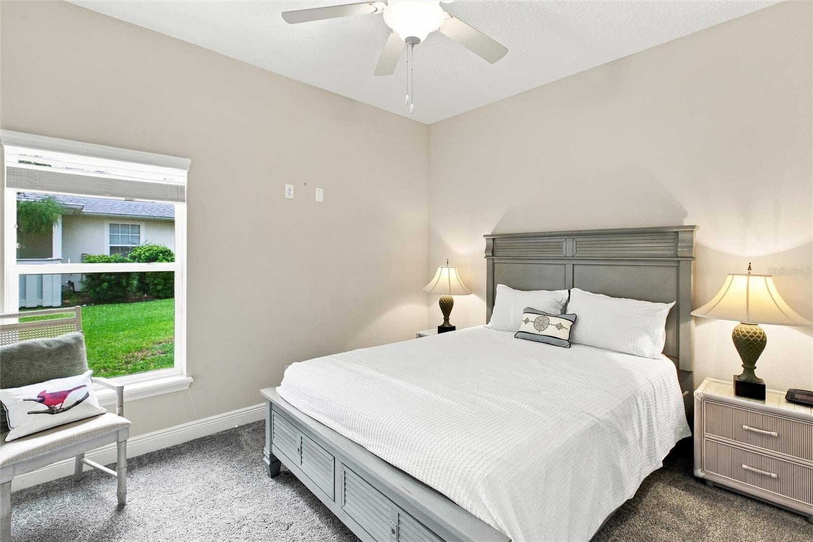 Guest room - 555 DOWLING CIR, LADY LAKE