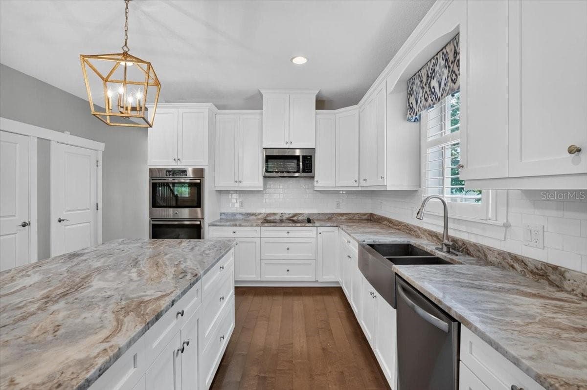 Single Family Residence at 3615 W RENELLIE CIR, TAMPA, photo 14 of 76