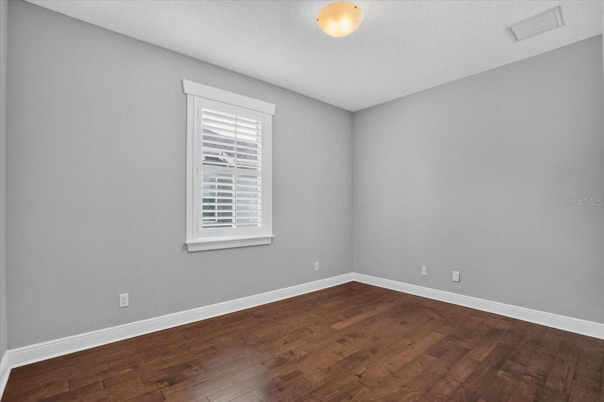 Office/Flex Space - 3615 W RENELLIE CIR, TAMPA