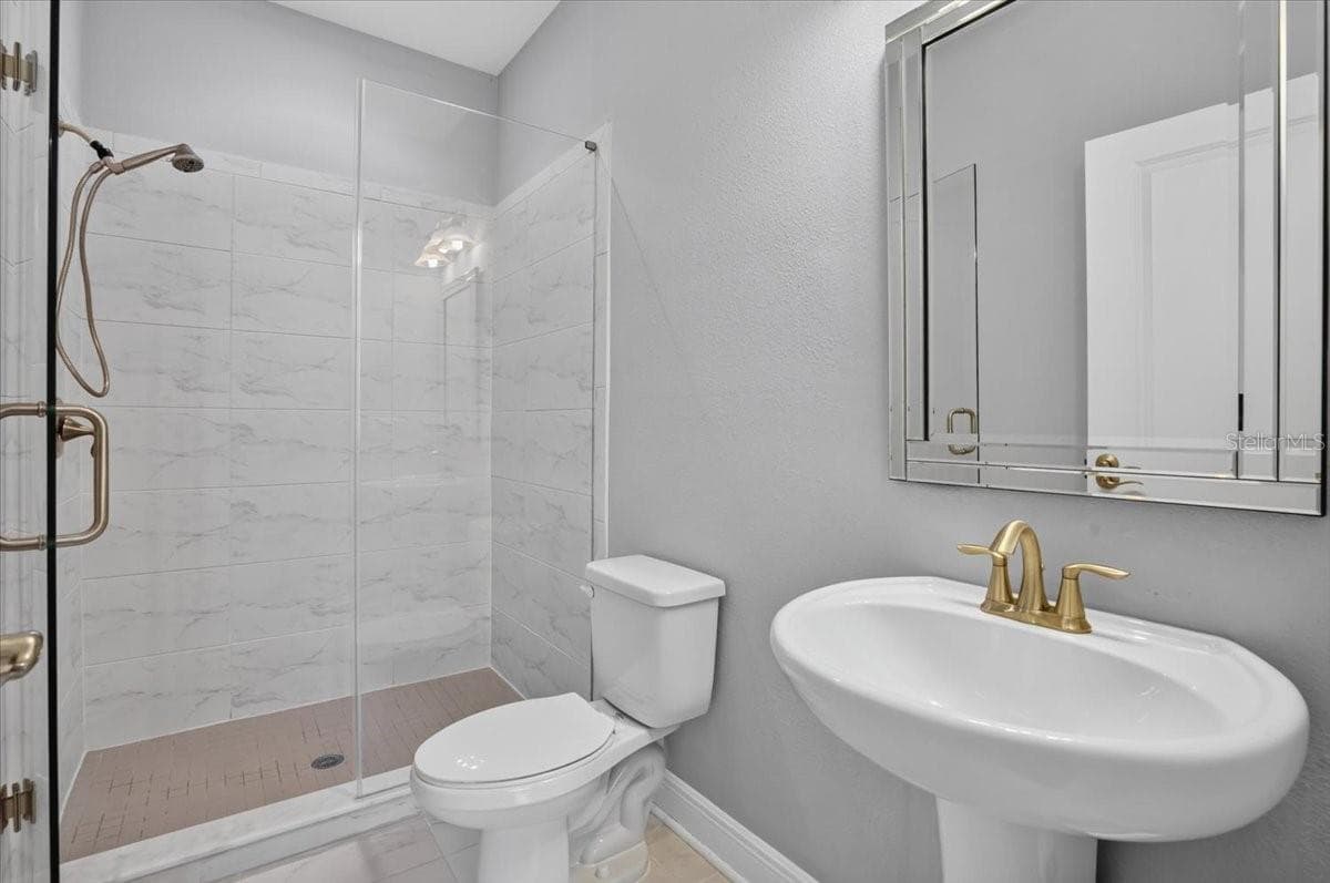 Downstairs Full Bathroom - 3615 W RENELLIE CIR, TAMPA