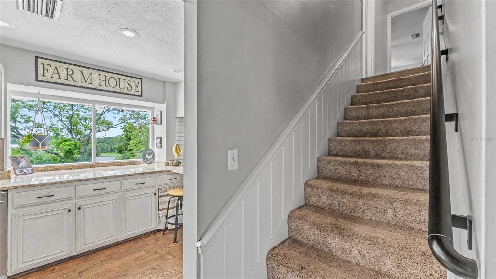looking upstaris - 2406 LAKE ELLA RD, FRUITLAND PARK