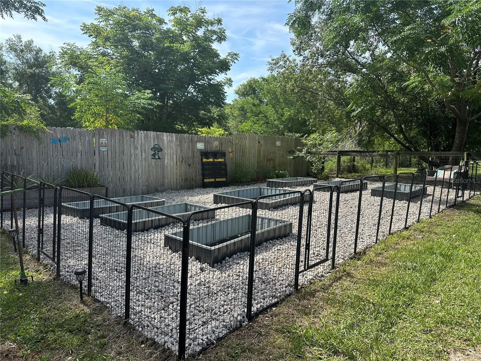 garden area - 2406 LAKE ELLA RD, FRUITLAND PARK