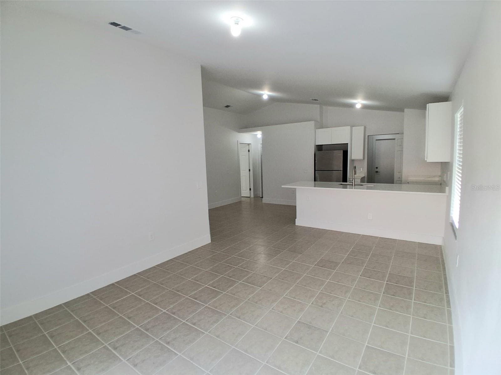 Single Family Residence at 1047 FLORIDA HOLLY DR, ORLANDO, photo 3 of 14