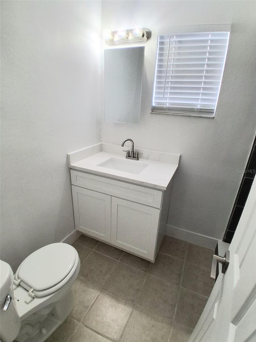 Single Family Residence at 1047 FLORIDA HOLLY DR, ORLANDO, photo 7 of 14