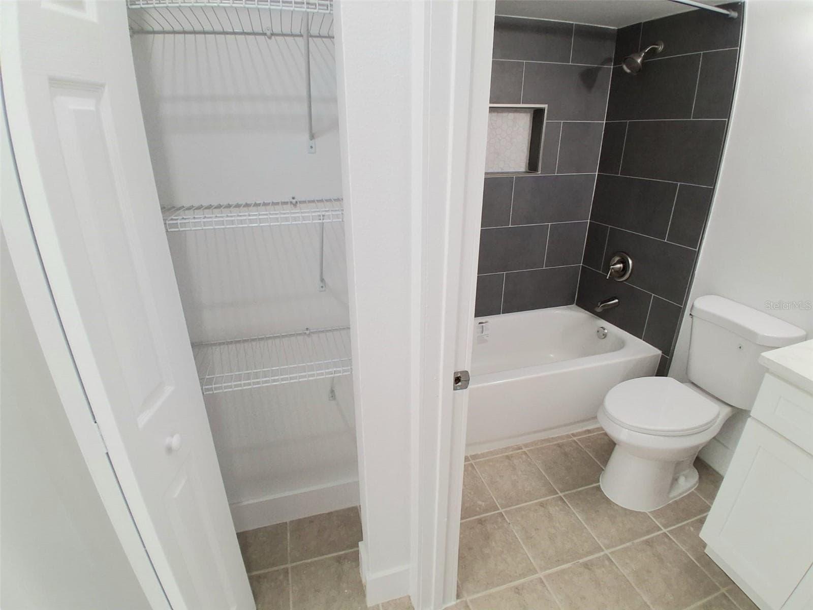 Single Family Residence at 1047 FLORIDA HOLLY DR, ORLANDO, photo 10 of 14