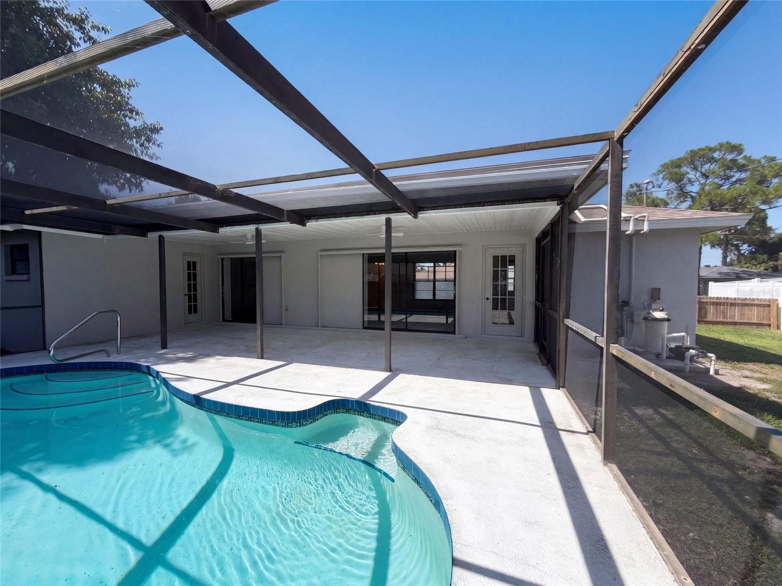 Single Family Residence at 391 HARVARD RD, VENICE, photo 5 of 30