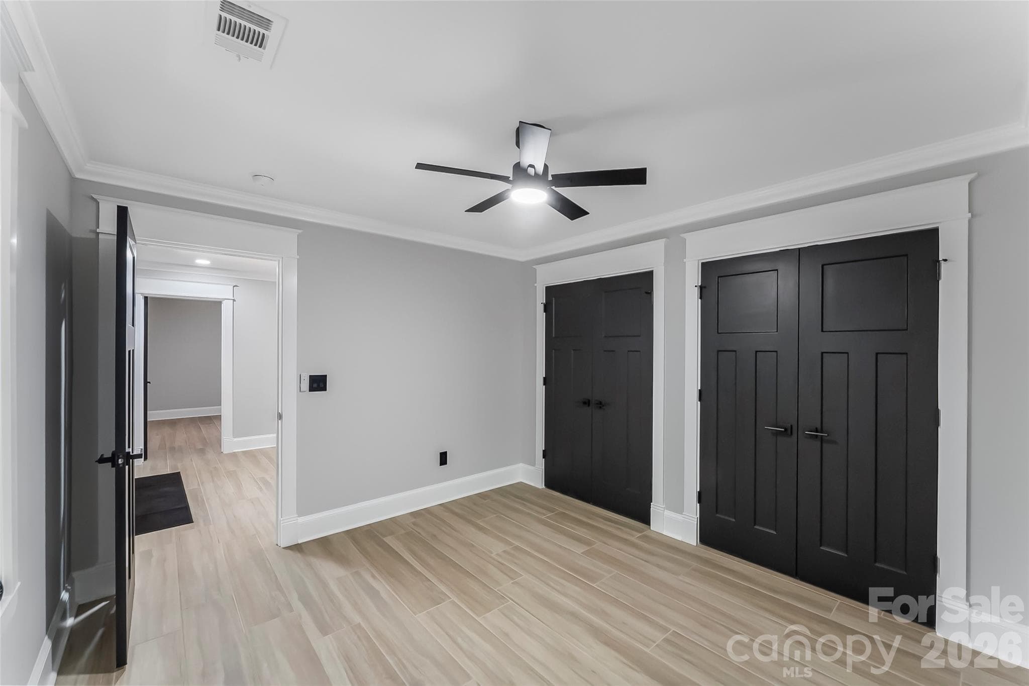 Single Family Residence at 276 Coopers Drive, Hendersonville, photo 10 of 38