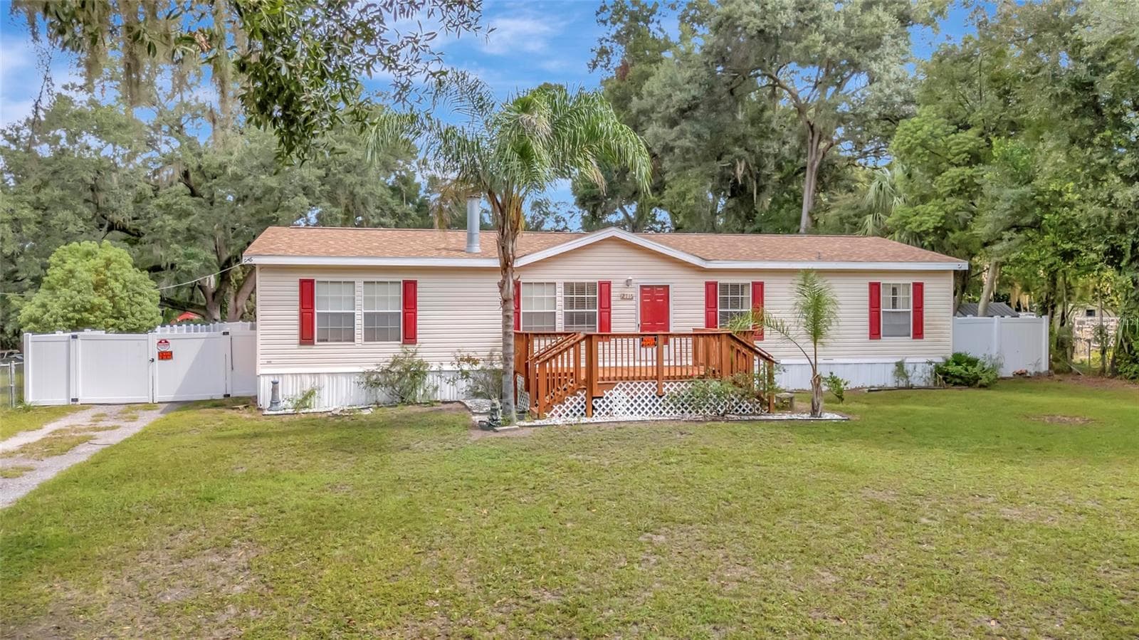Manufactured Home at 2716 SEMINOLE TRL, LEESBURG, photo 3 of 37