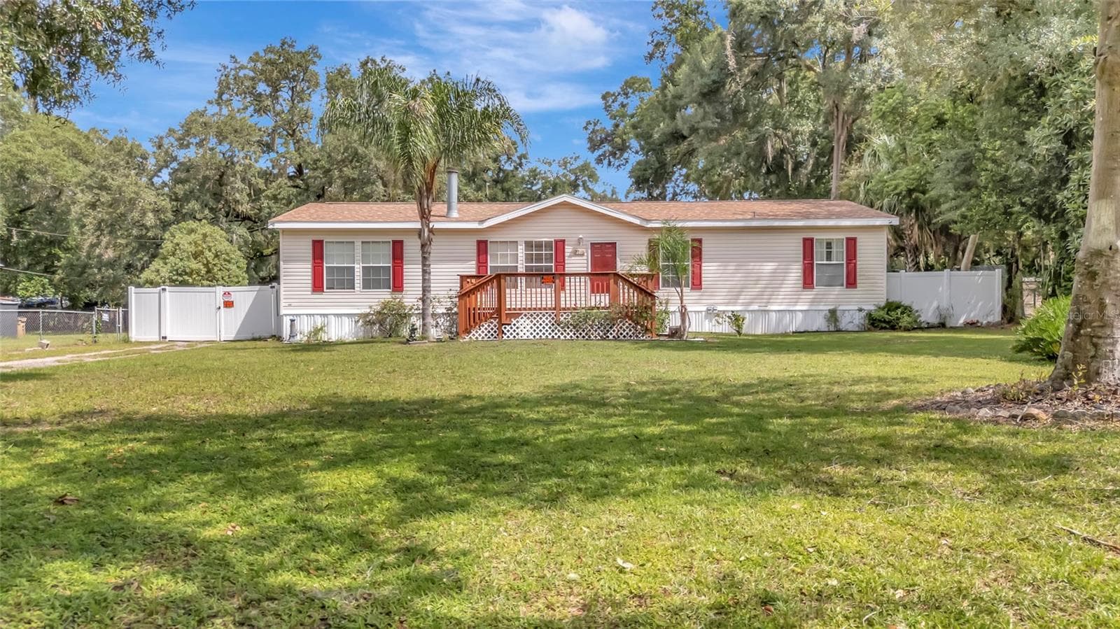 Manufactured Home at 2716 SEMINOLE TRL, LEESBURG, photo 4 of 37