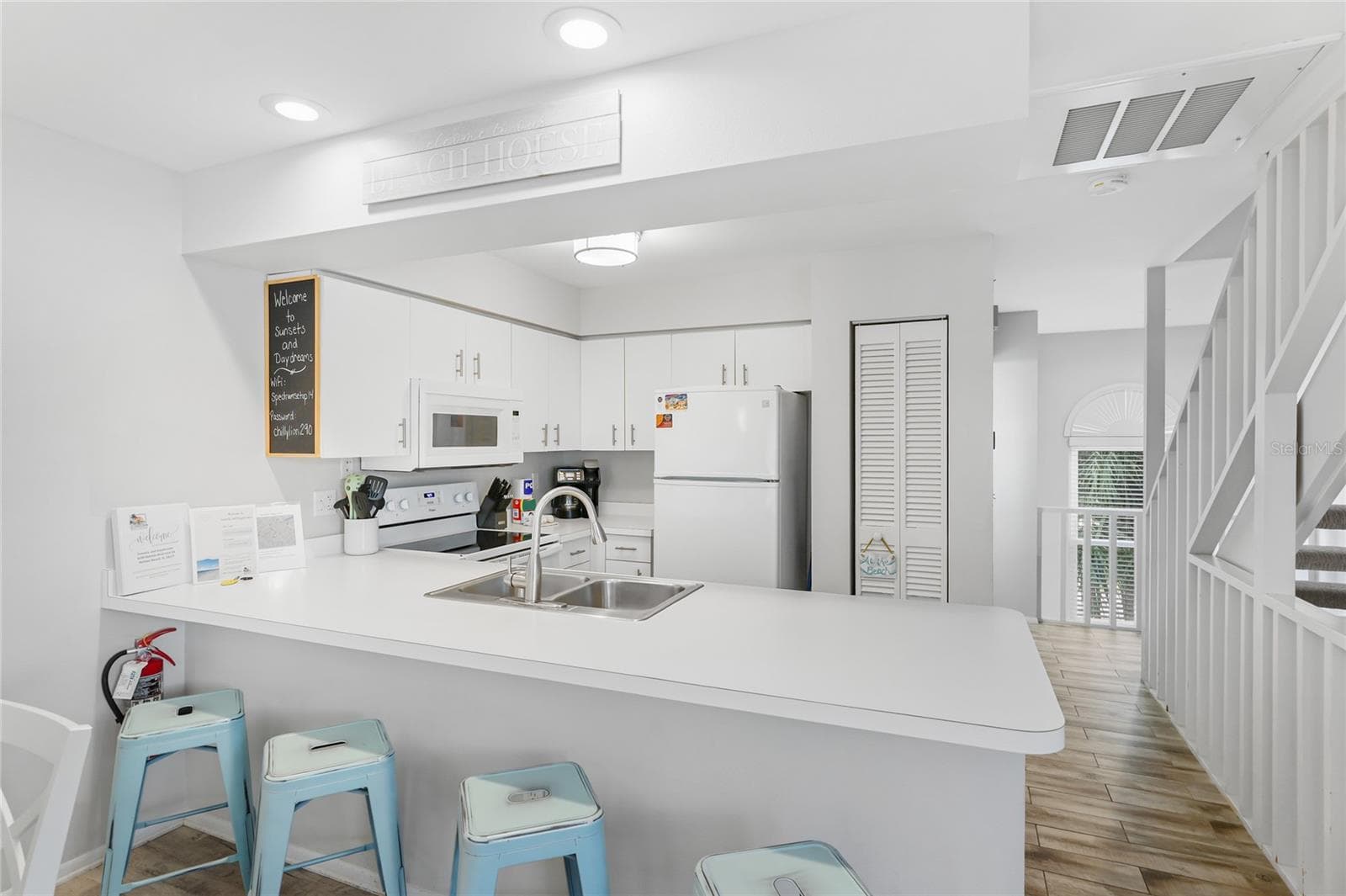 Condominium at 6250 HOLMES BLVD #24, HOLMES BEACH, photo 8 of 40