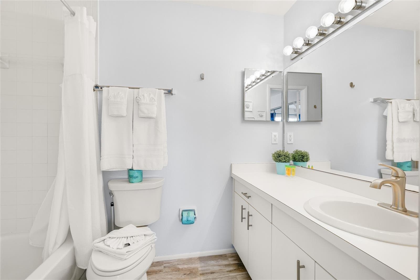 Condominium at 6250 HOLMES BLVD #24, HOLMES BEACH, photo 15 of 40