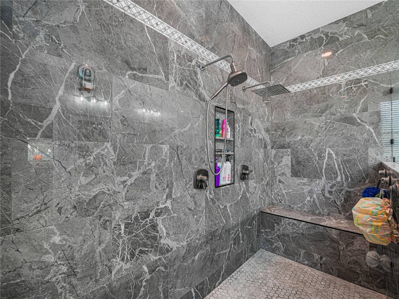 Large Walk In Shower - 112 PECORRI CT, AUBURNDALE