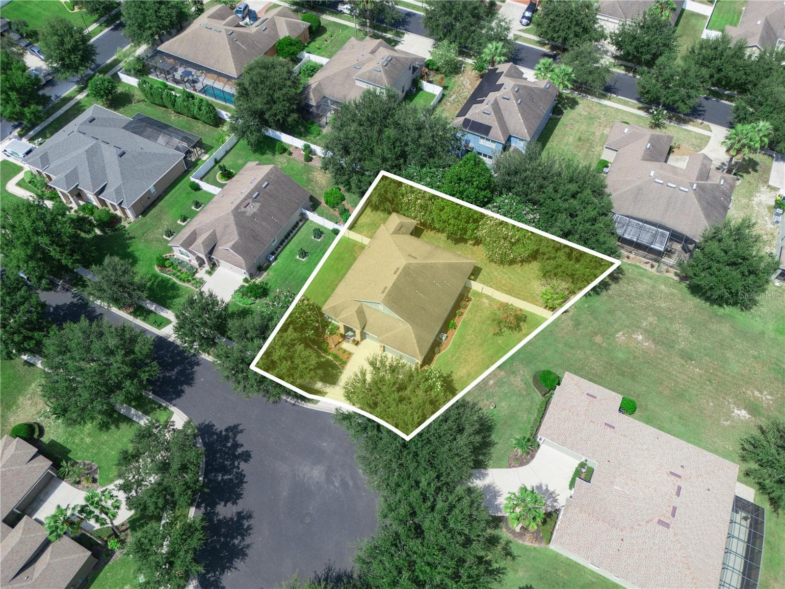 Located on a Quiet Cul-De-Sac - 112 PECORRI CT, AUBURNDALE